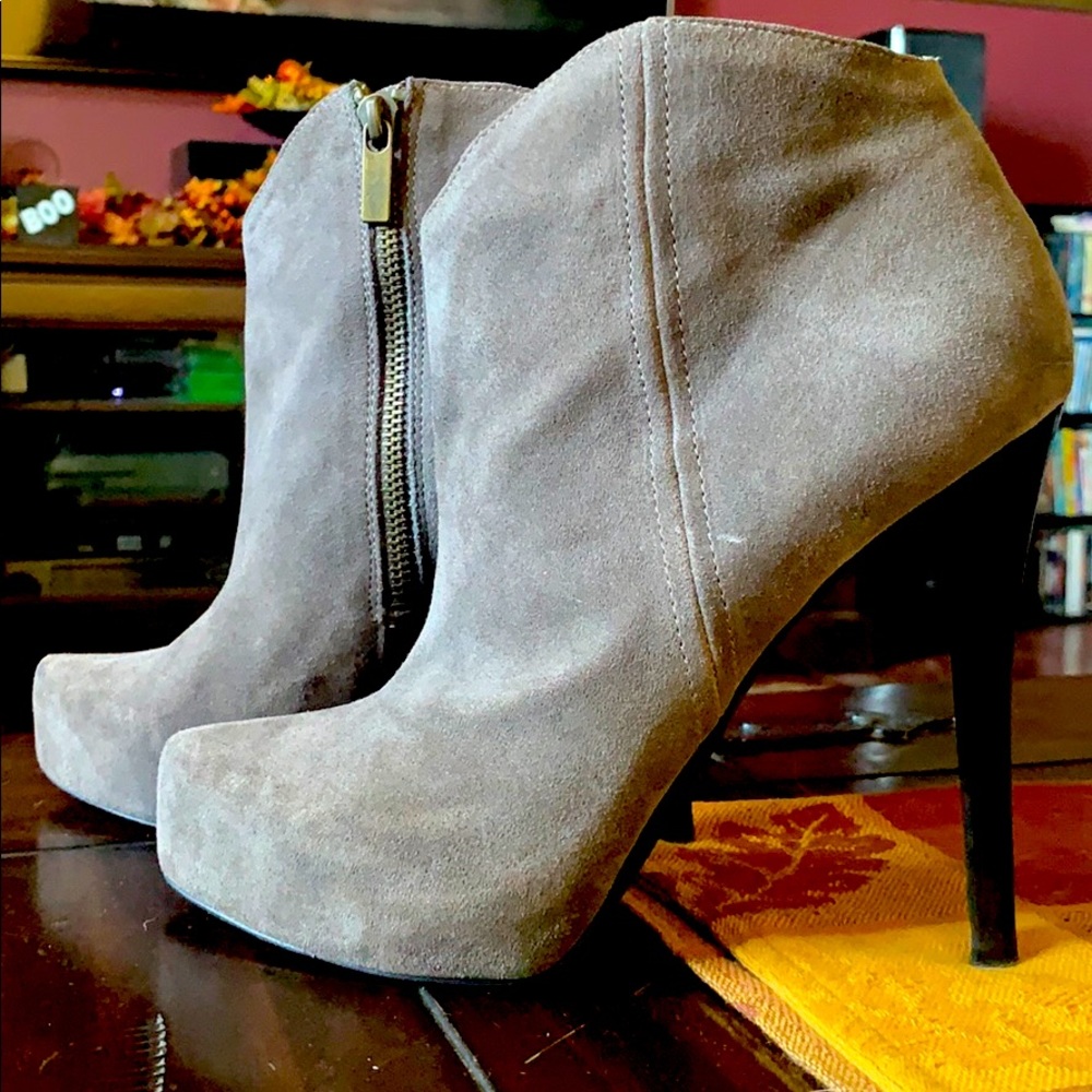 Jessica Simpson Heeled Silver Booties